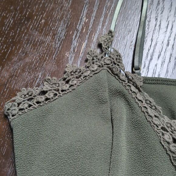 Windsor Green Crochet Crop Top Size Large - Picture 5 of 10